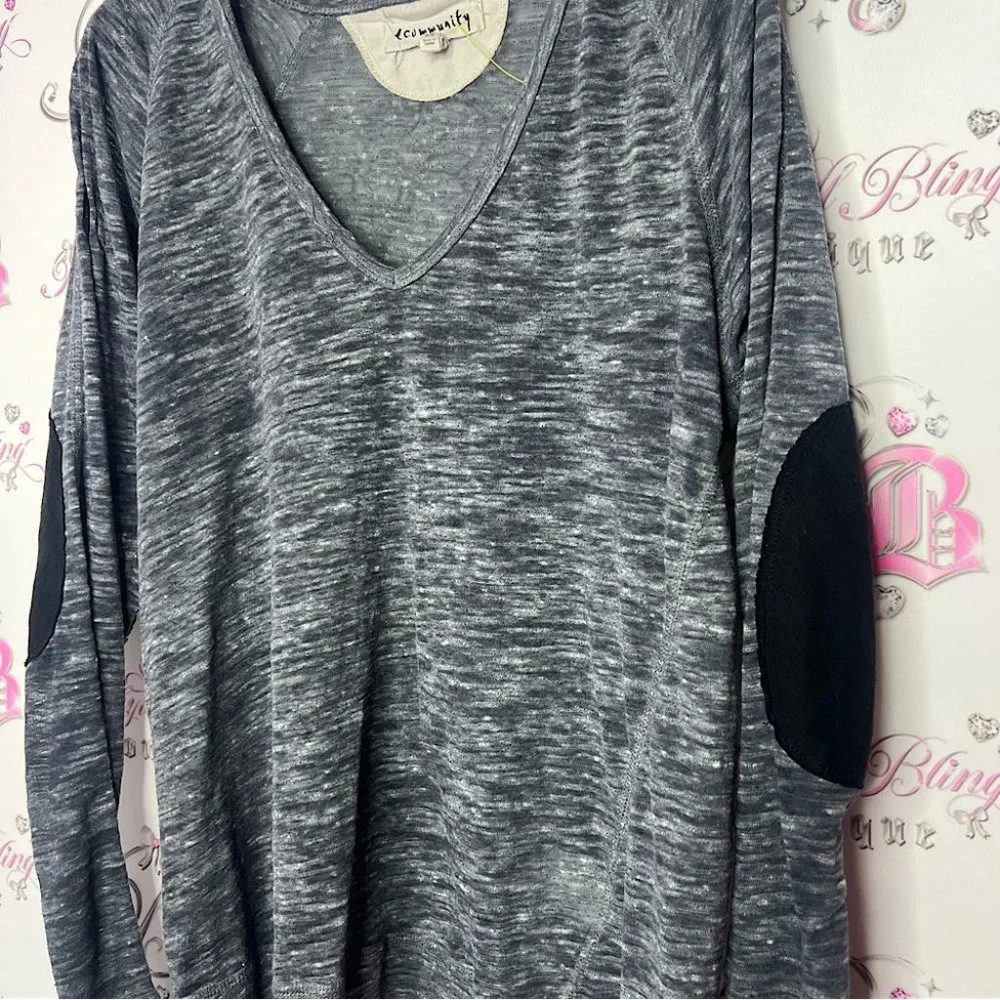 Aritzia community long sleeve top grey black with elbow patches vneck lounge - Picture 3 of 5